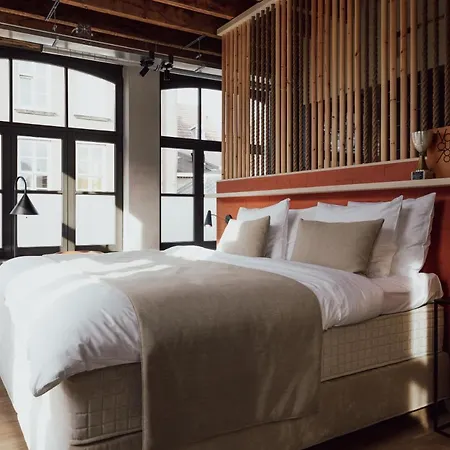 Отель Cousins Boutique *