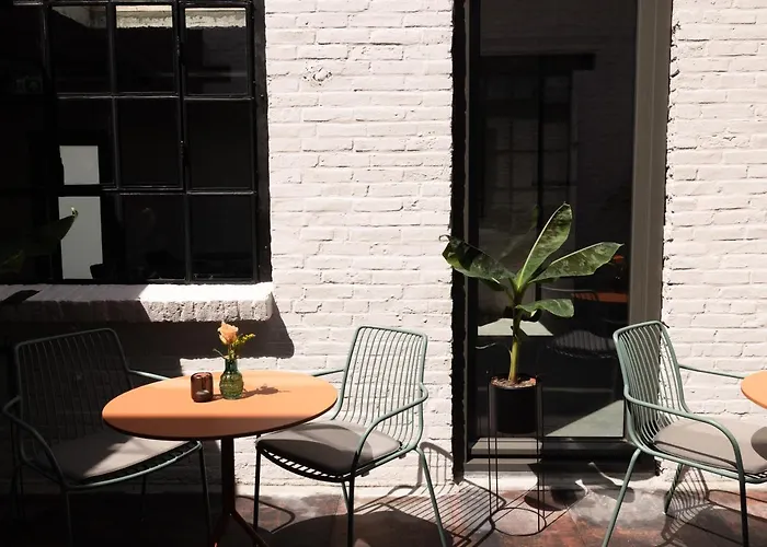 Отель Cousins Boutique