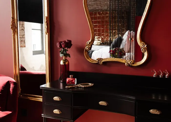 Cousins Boutique Отель