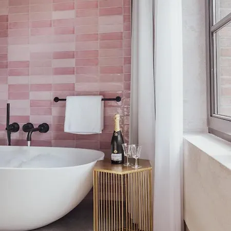 Otel Cousins Boutique