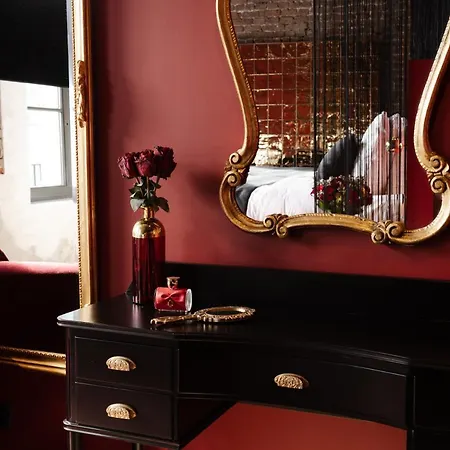 Cousins Boutique Hotel